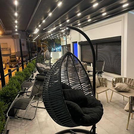 Aries Apartments Sarandë エクステリア 写真