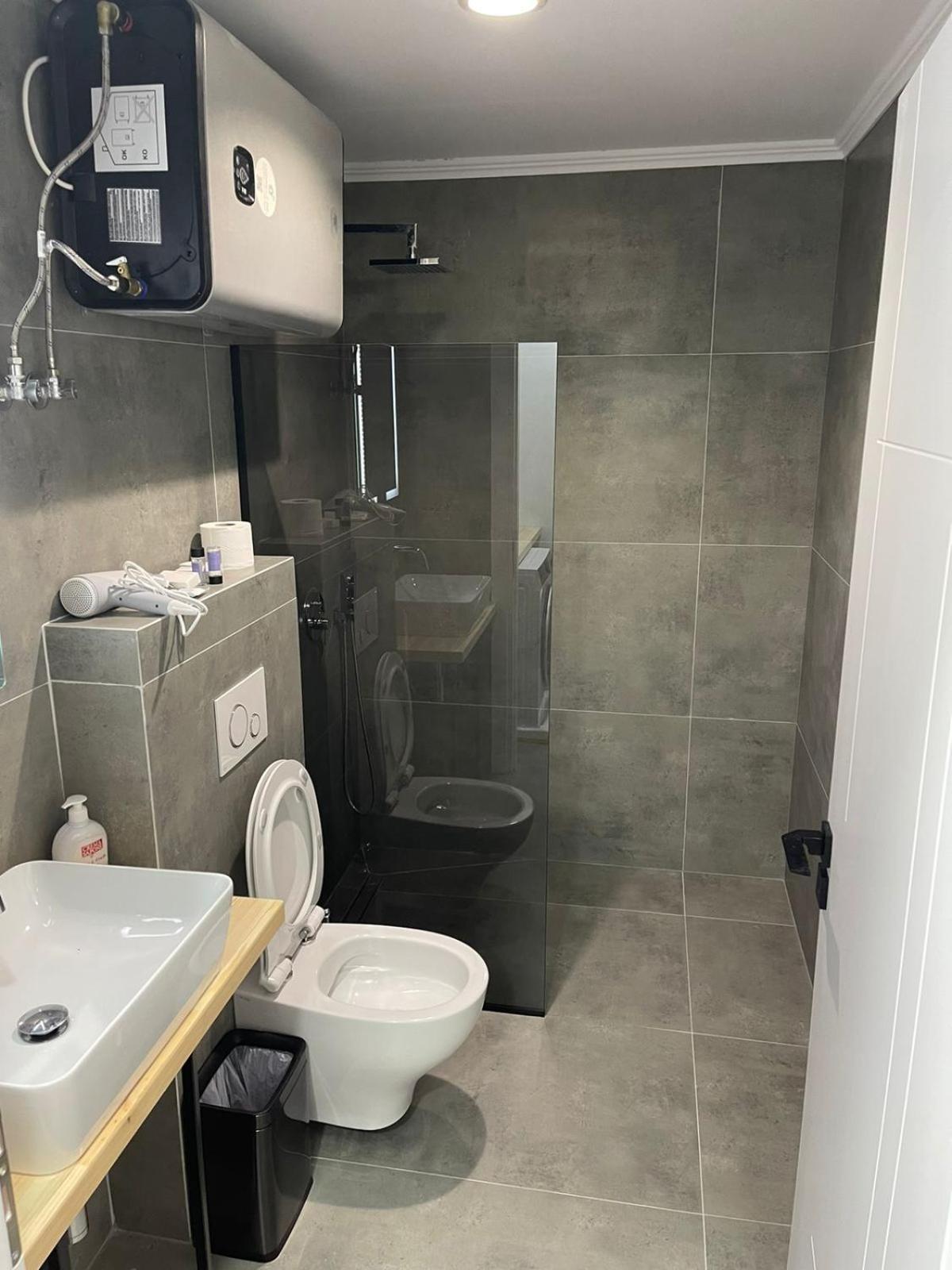 Aries Apartments Sarandë エクステリア 写真