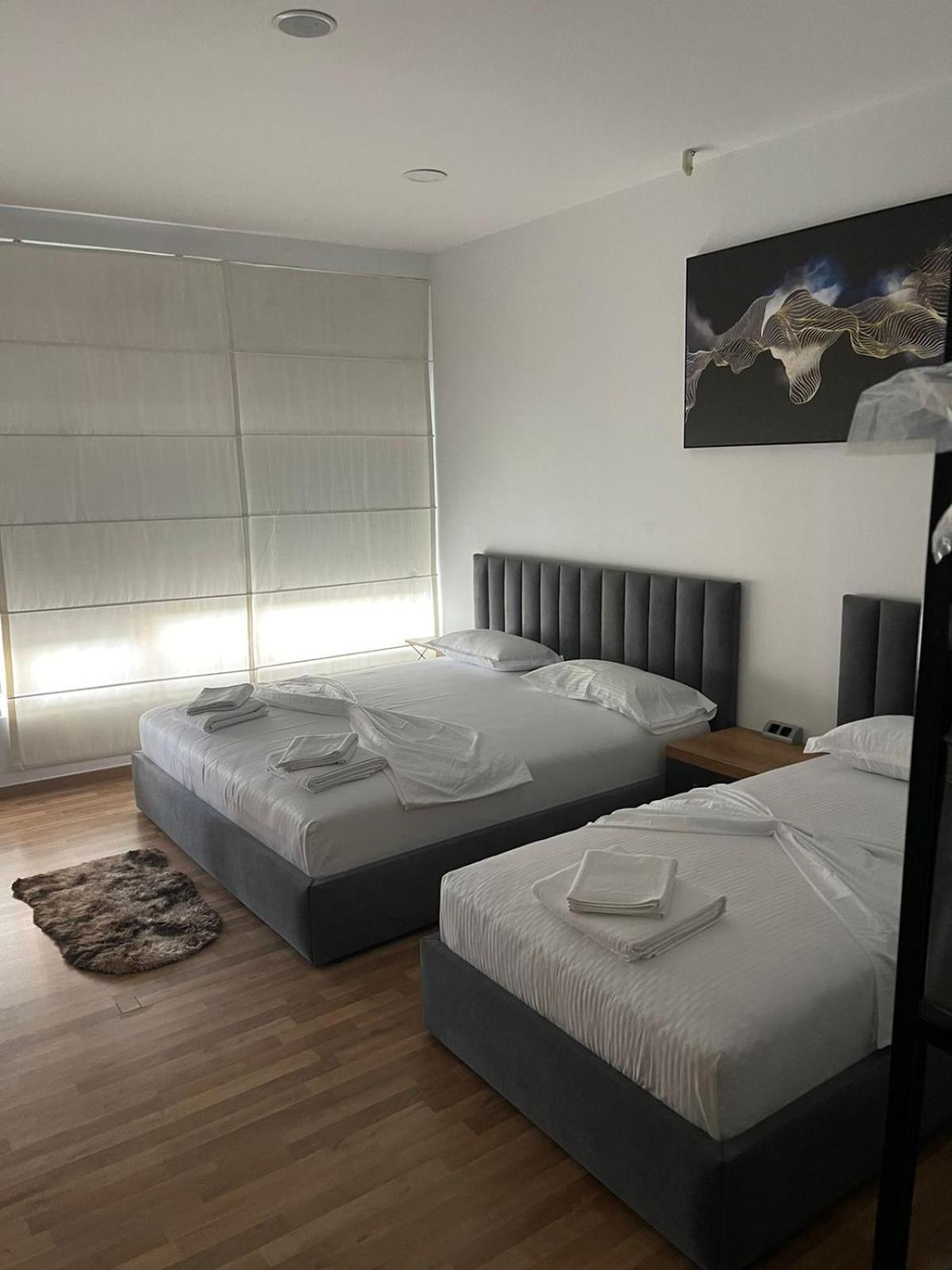 Aries Apartments Sarandë エクステリア 写真