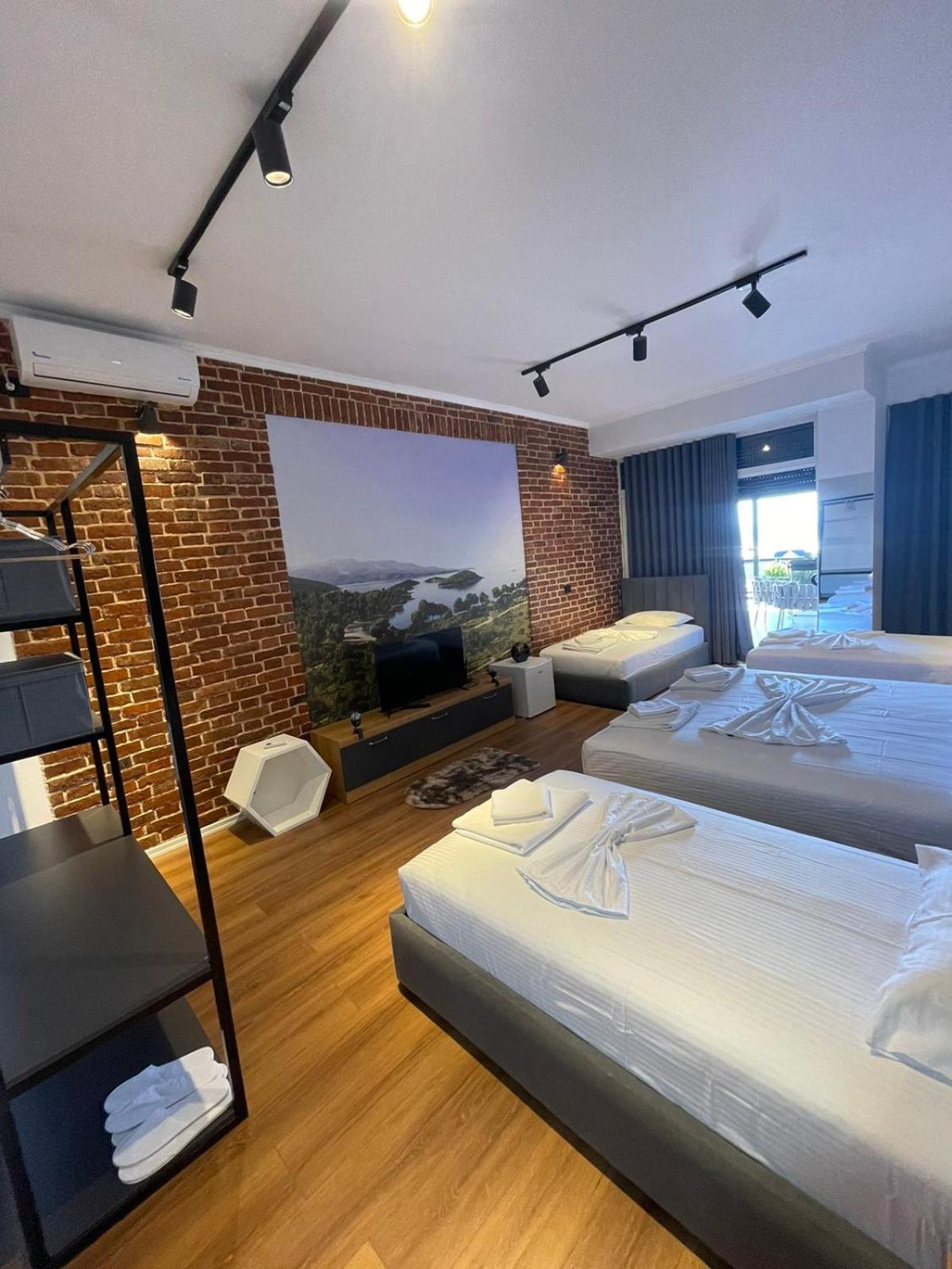 Aries Apartments Sarandë エクステリア 写真