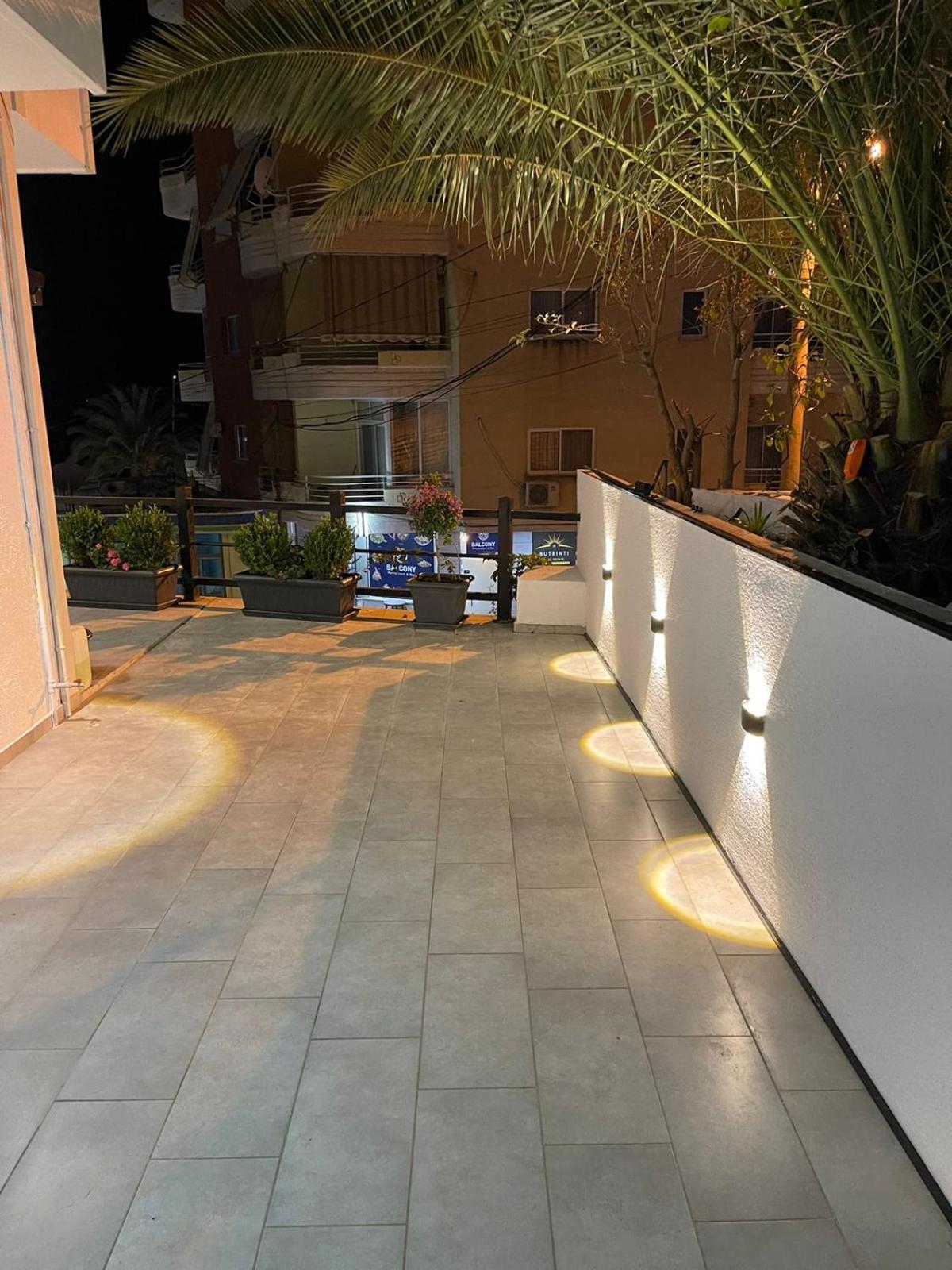 Aries Apartments Sarandë エクステリア 写真