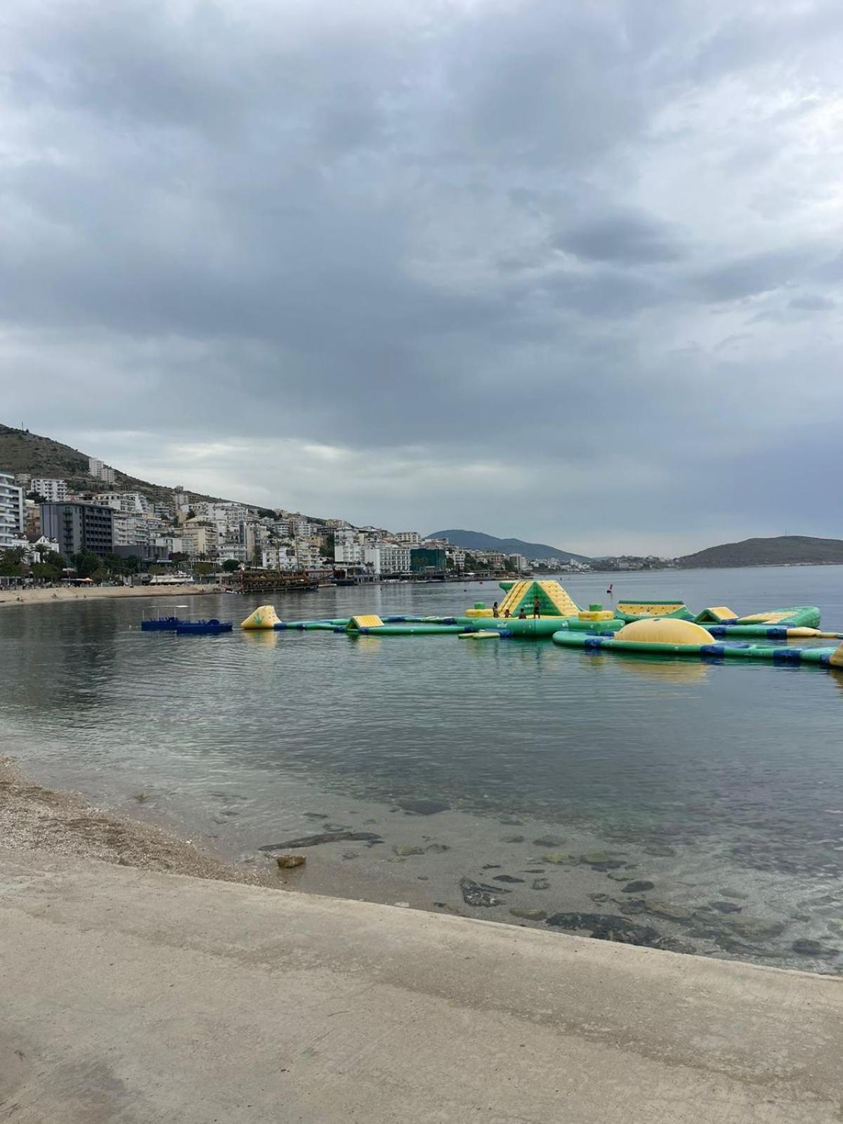 Aries Apartments Sarandë エクステリア 写真