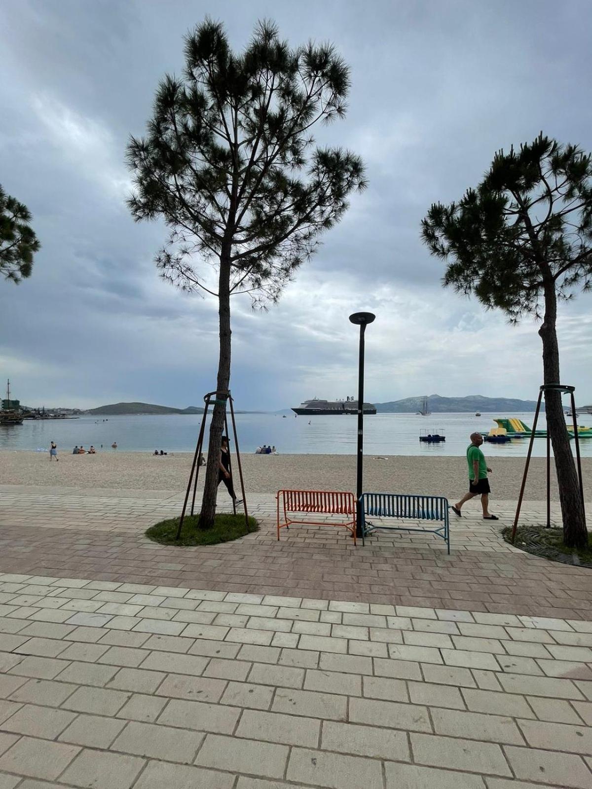 Aries Apartments Sarandë エクステリア 写真