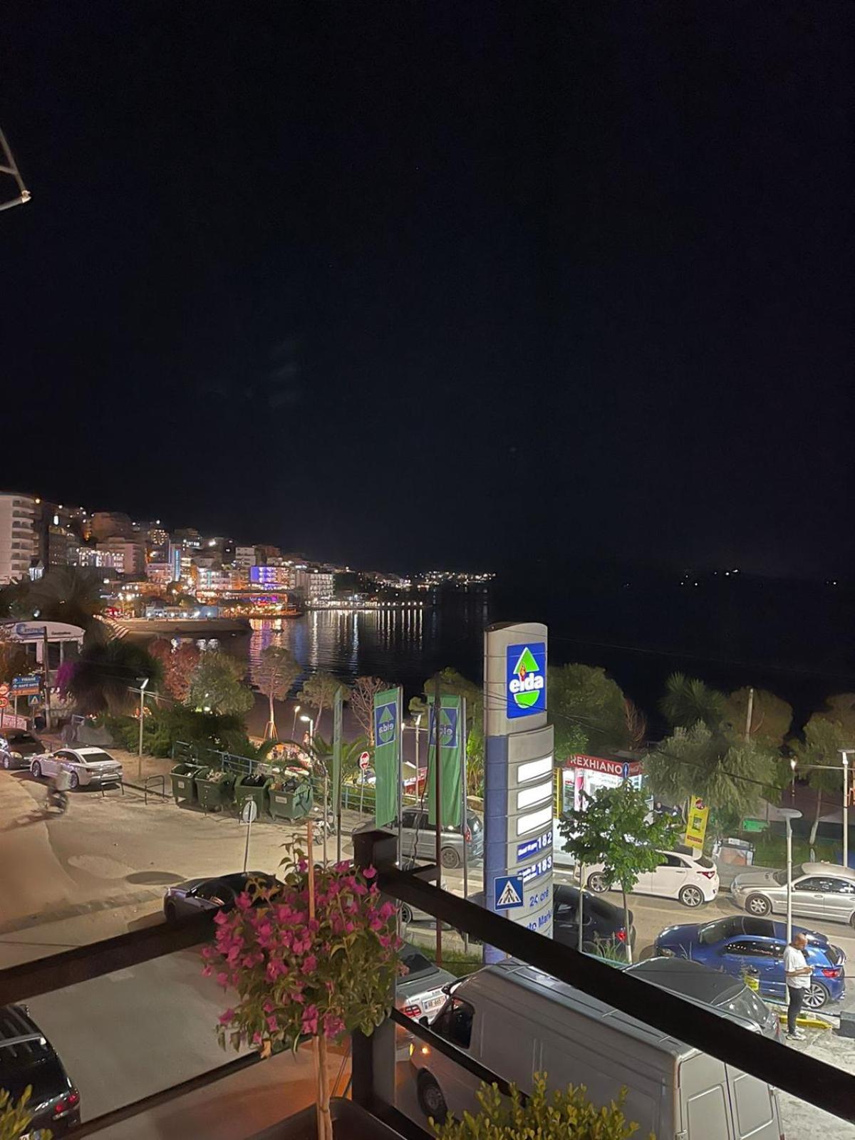 Aries Apartments Sarandë エクステリア 写真