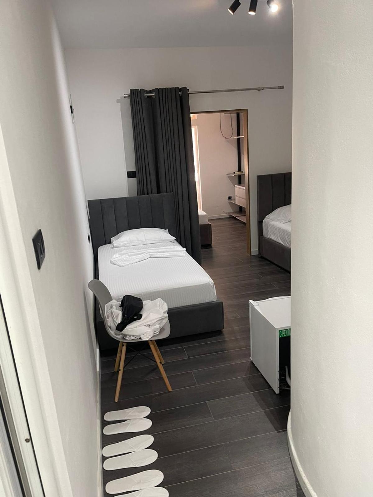 Aries Apartments Sarandë エクステリア 写真