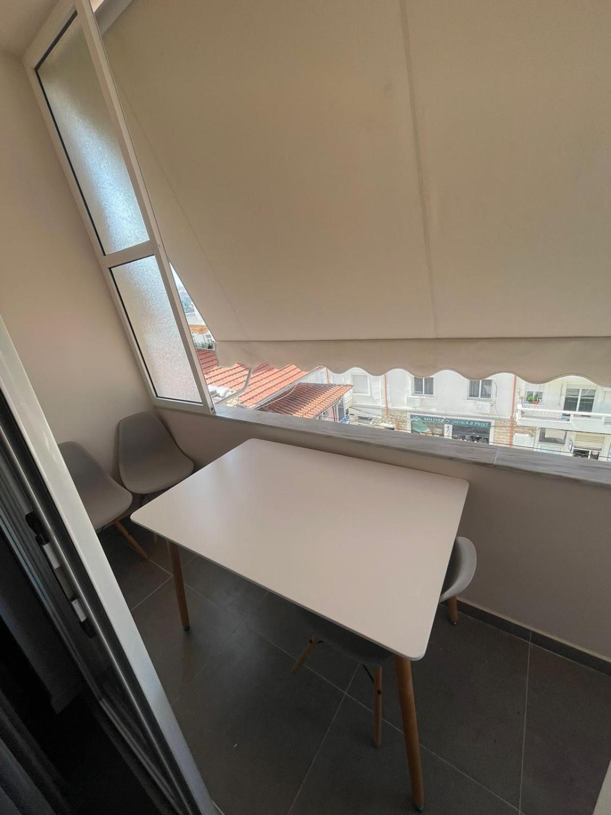 Aries Apartments Sarandë エクステリア 写真