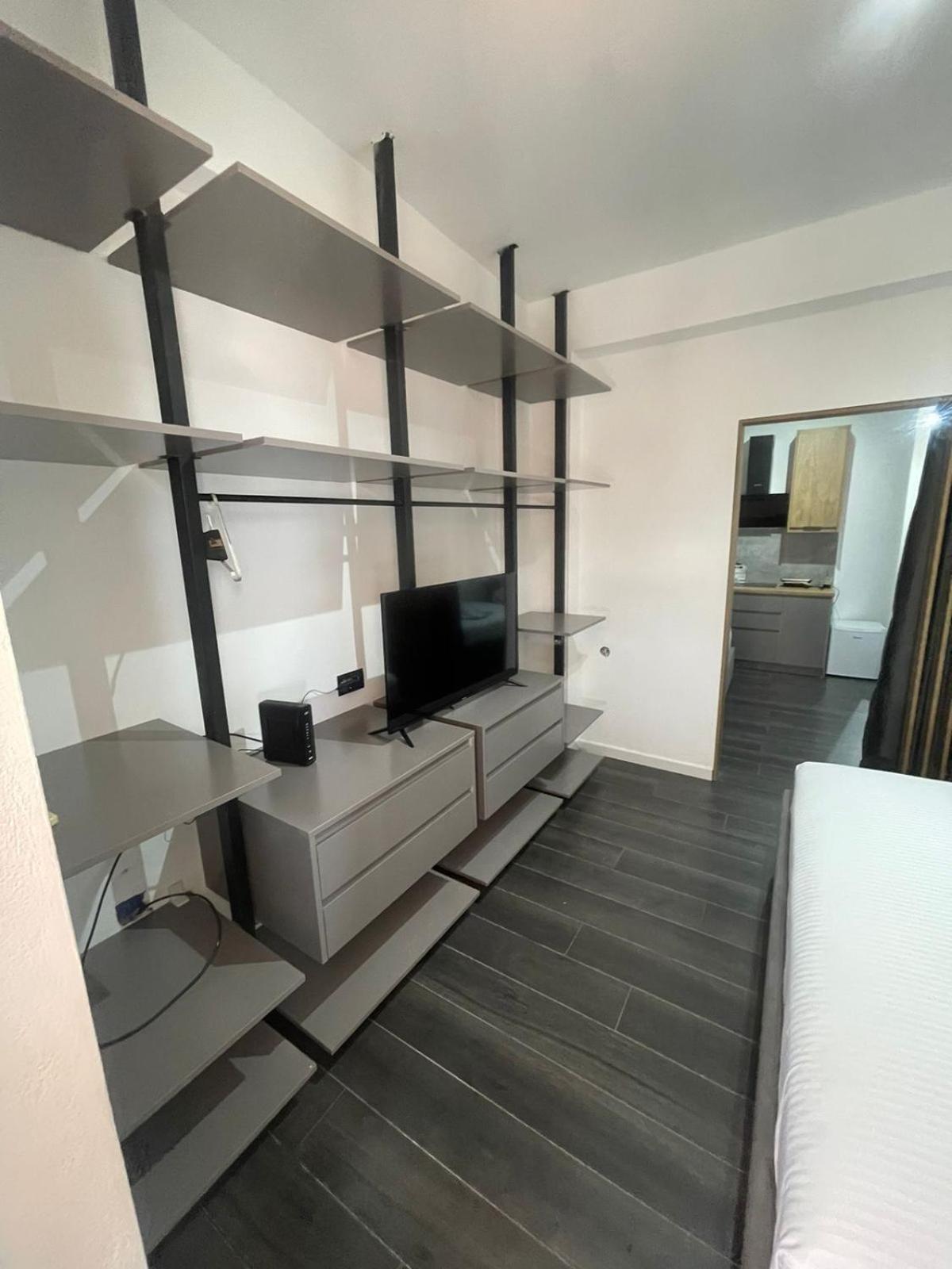 Aries Apartments Sarandë エクステリア 写真